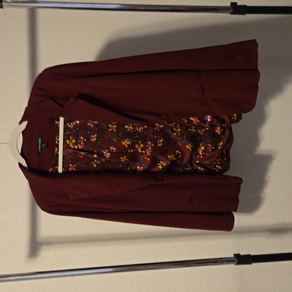 41 Hawthorn Women's Deep Burgundy Blazer